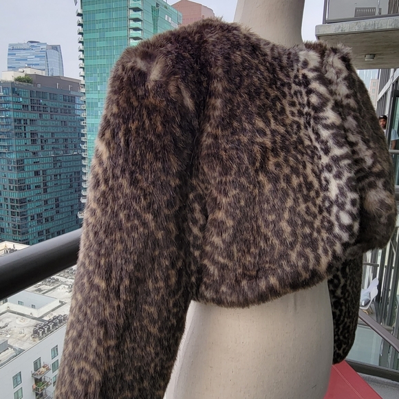 Vintage Animal Print  Faux Fur Crop Jacket Made in Japan in Medium - Picture 4 of 7